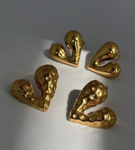 Load image into Gallery viewer, Amie Hammered Heart Earrings
