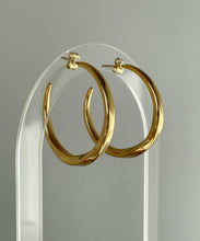 Load image into Gallery viewer, Isla Hoop Earrings