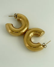 Load image into Gallery viewer, Lucia Hoop Earrings