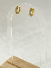 Load image into Gallery viewer, Classic Stone Huggies