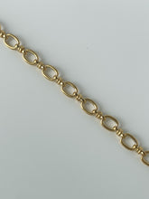 Load image into Gallery viewer, Oval Link Chain Bracelet