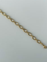 Load image into Gallery viewer, Oval Link Chain Bracelet