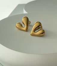 Load image into Gallery viewer, Mila Heart Earrings
